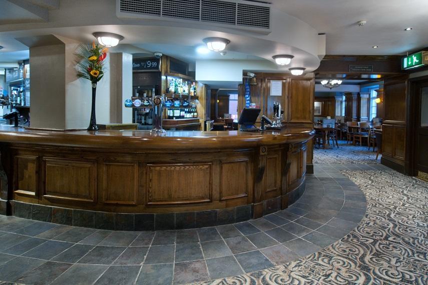 Hotel The Wyndham Arms-Wetherspoon Bridgend  Exterior foto