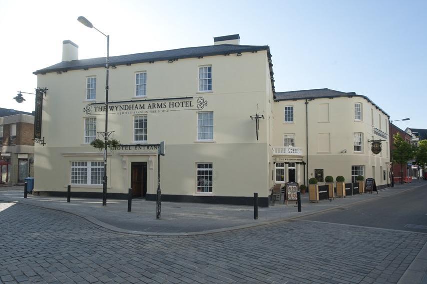 Hotel The Wyndham Arms-Wetherspoon Bridgend  Exterior foto